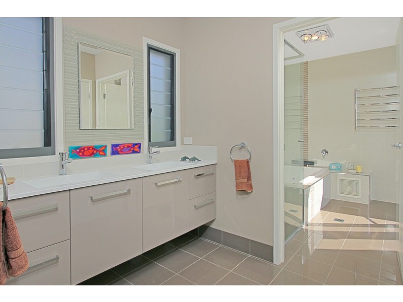 19 Blackbutt Lane, Malua Bay NSW 2536