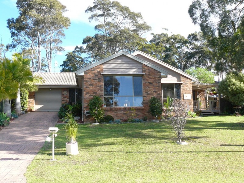26 Thomas Mitchell Crescent, Sunshine Bay NSW 2536