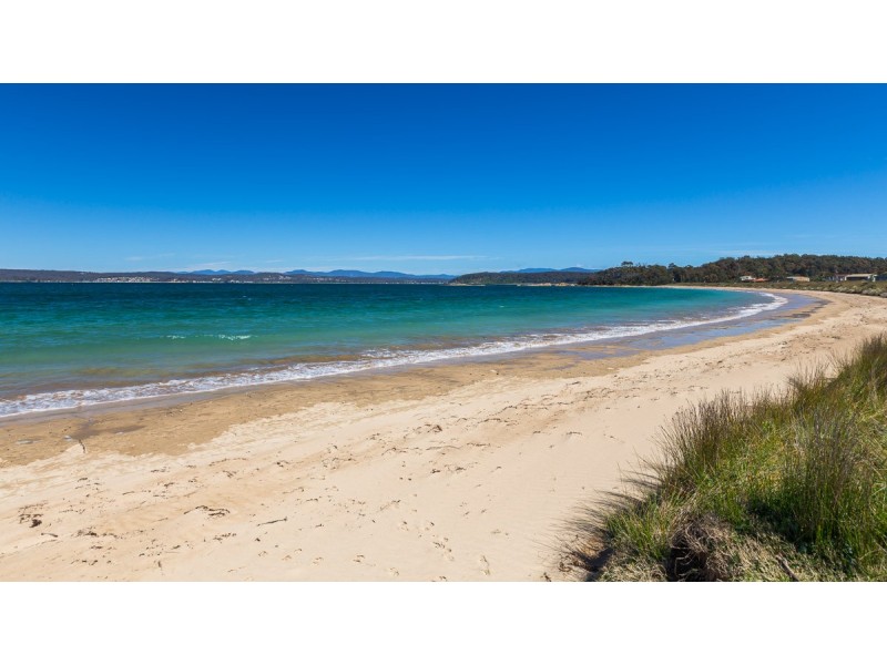 89 Maloneys Dr, Maloneys Beach NSW 2536