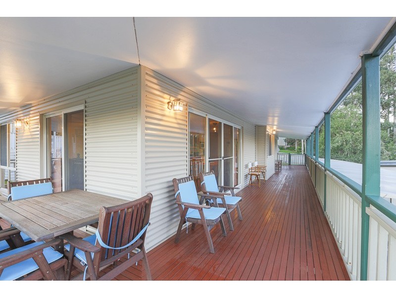 4 Wallarah Street, Surfside NSW 2536