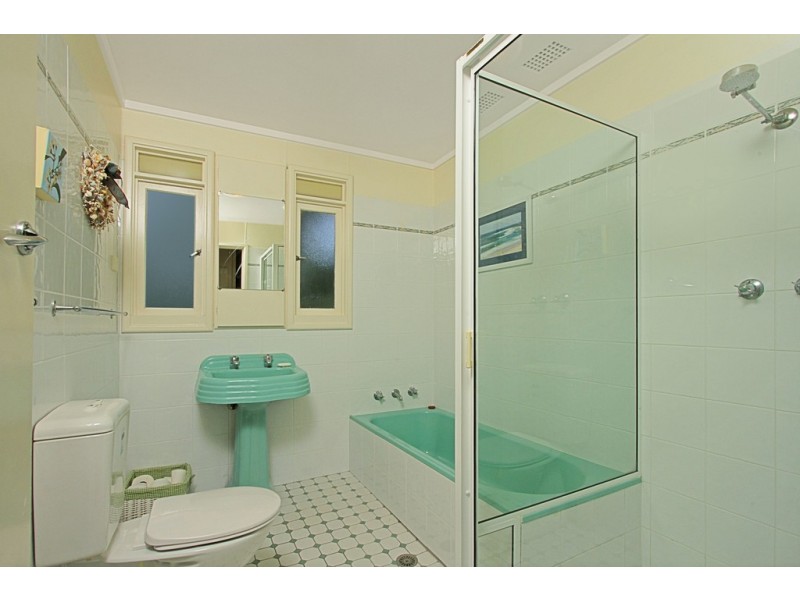 11 Sunrise Rd, Mossy Point NSW 2537