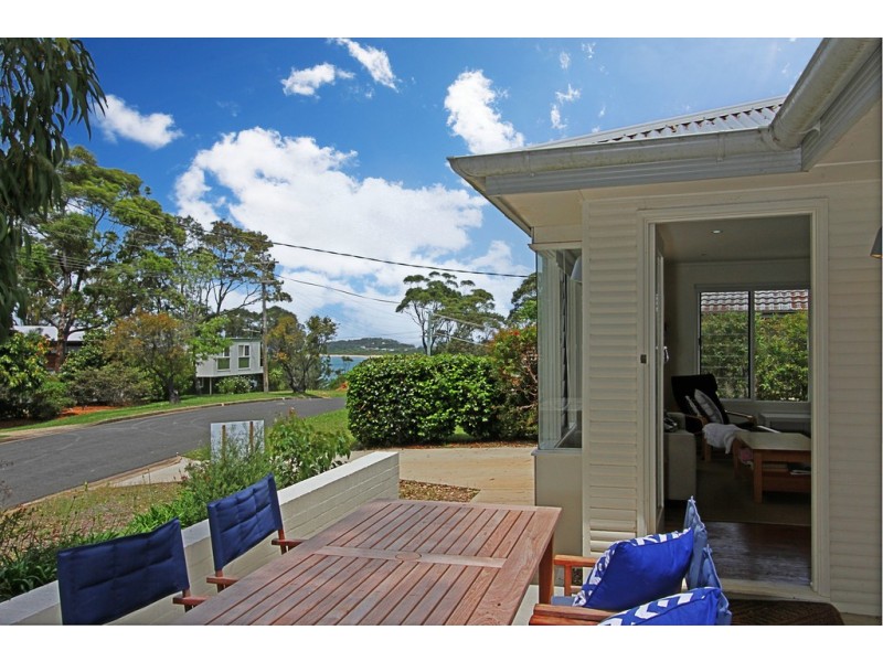 11 Sunrise Rd, Mossy Point NSW 2537