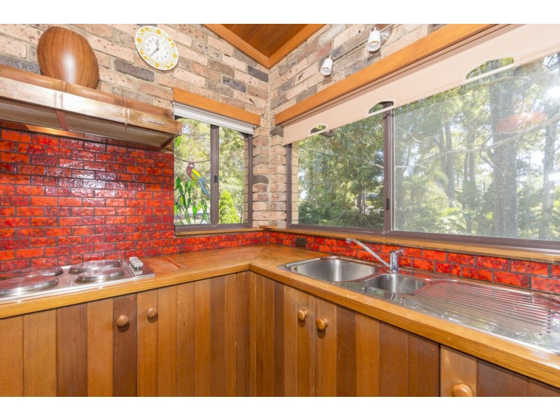 2 Baringa Cres, Lilli Pilli NSW 2536