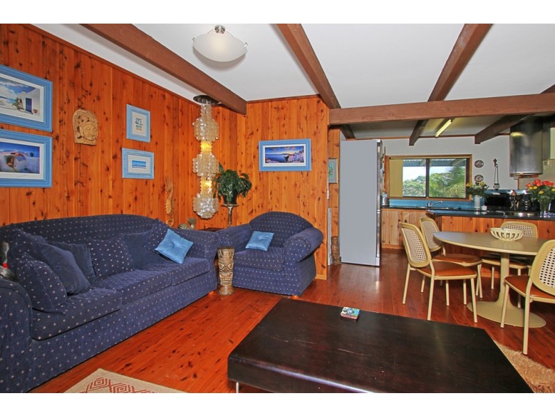 27 Ocean Ave, Surf Beach NSW 2536