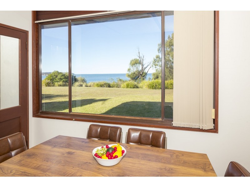 1and2, 155 Annetts Parade, Mossy Point NSW 2537