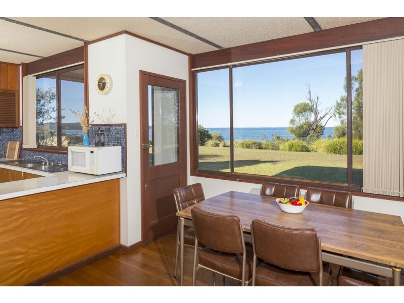 1and2, 155 Annetts Parade, Mossy Point NSW 2537