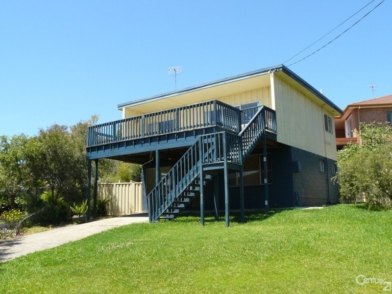 19 Yugura Street, Malua Bay NSW 2536