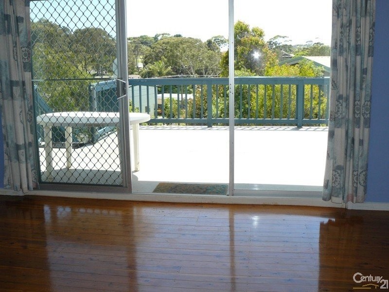 19 Yugura Street, Malua Bay NSW 2536