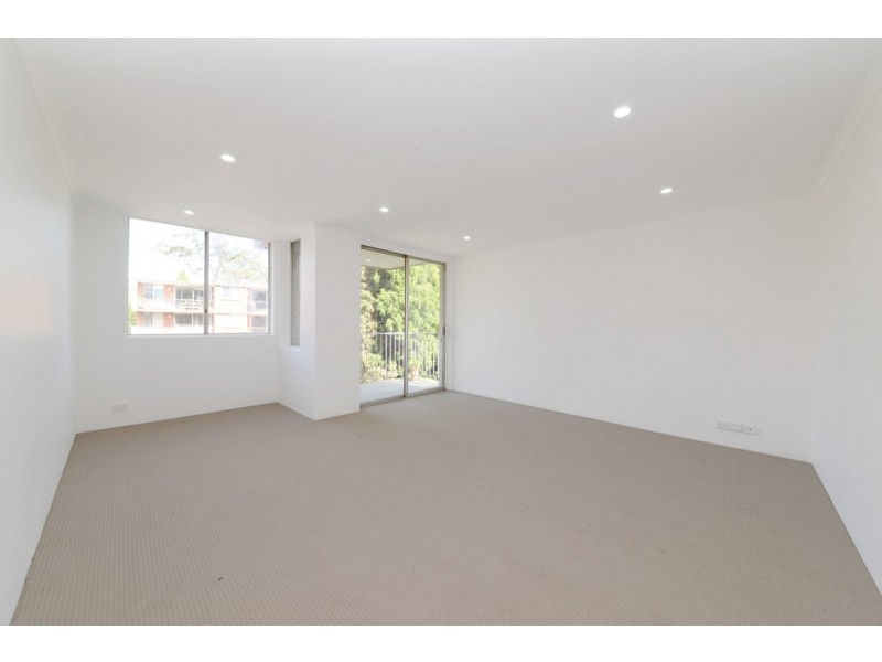 10/4 Bortfield Drive, Chiswick NSW 2046