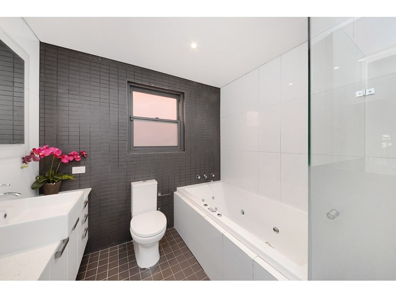 65B Moore Park Rd, Paddington NSW 2021