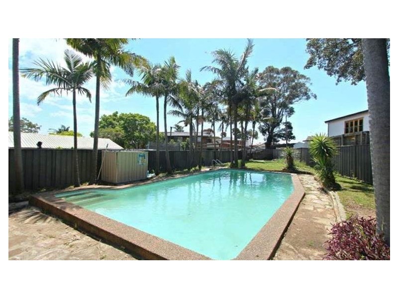 15 Kerrie Crescent, Peakhurst NSW 2210