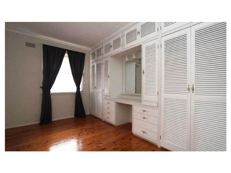 15 Kerrie Crescent, Peakhurst NSW 2210