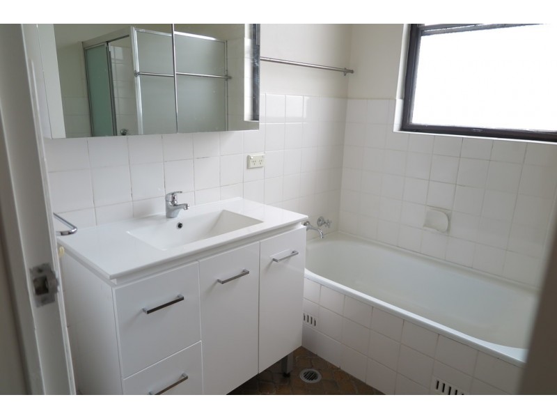 8B/3-5 Anzac Parade, Kensington NSW 2033