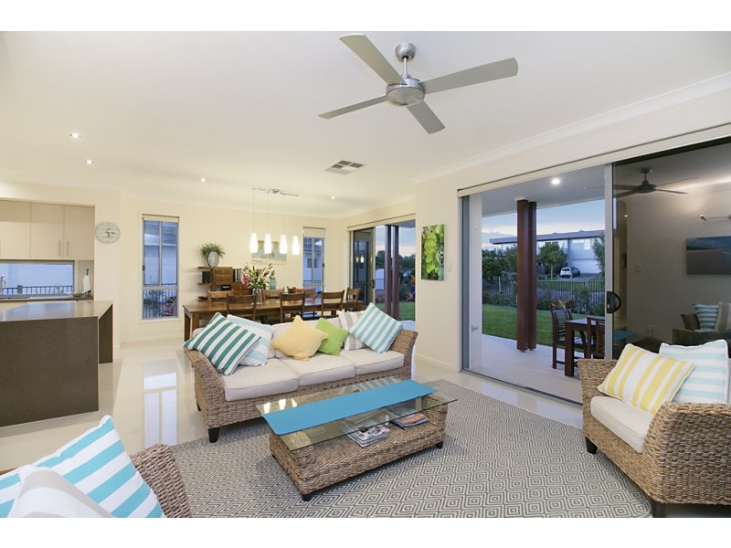 33 Bronte Place, Kingscliff NSW 2487