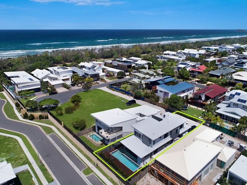 10 Trestles Avenue, Casuarina NSW 2487