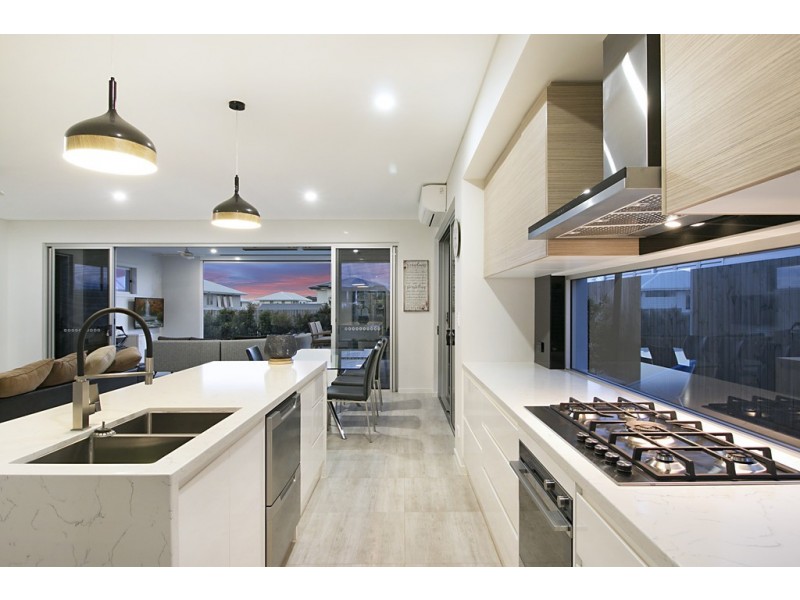 10 Trestles Avenue, Casuarina NSW 2487