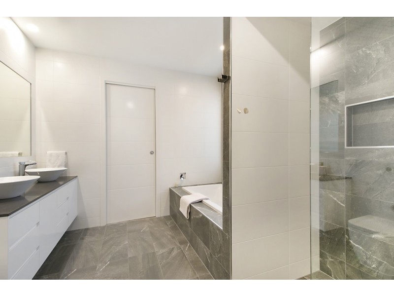 10 Trestles Avenue, Casuarina NSW 2487