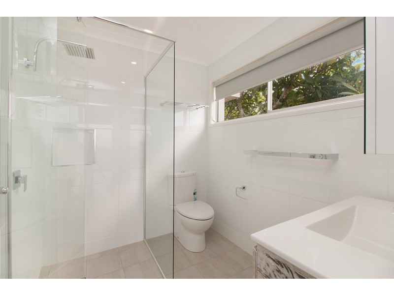 9 Seaview Road, Banora Point NSW 2486