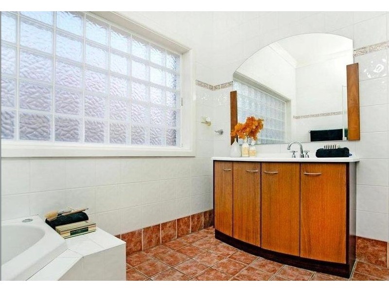 24 Lobb Crescent, Beverley Park NSW 2217