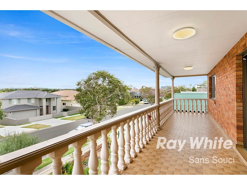 18 Carroll Street, Beverley Park NSW 2217