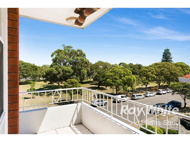 8/136B Chuter Avenue, Ramsgate Beach NSW 2217