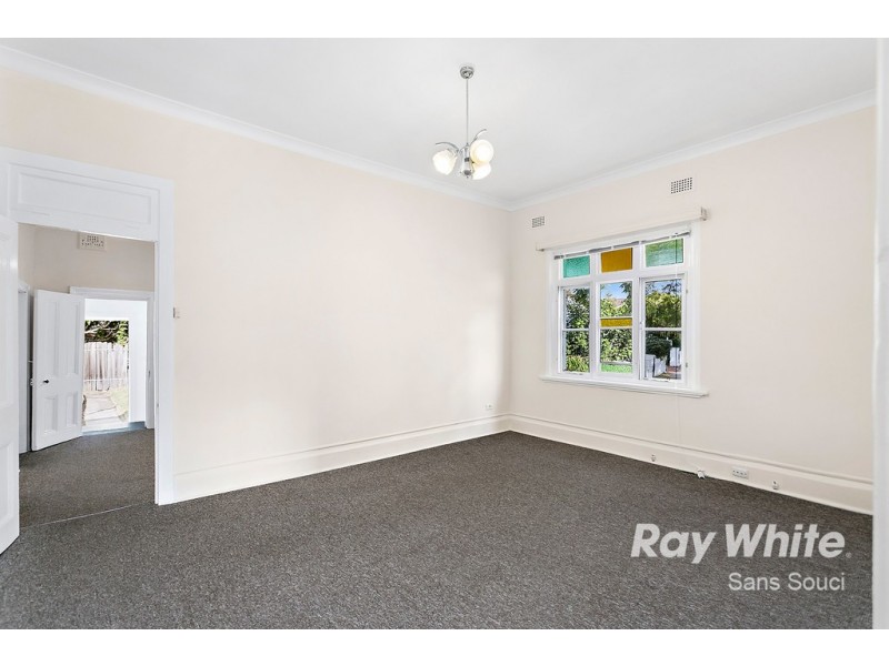 18 Shaw Street, Kogarah NSW 2217