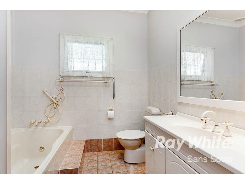 2/43 Solander Street, Monterey NSW 2217