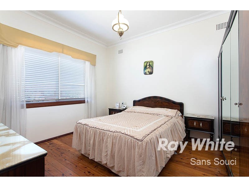 33 Bath Street, Monterey NSW 2217