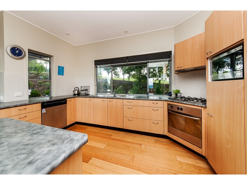 182 Thompson Road, Dulong QLD 4560