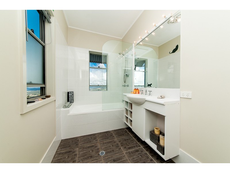 182 Thompson Road, Dulong QLD 4560