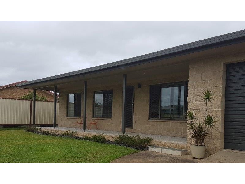 24 BLAXLAND ROAD, Burnside QLD 4560