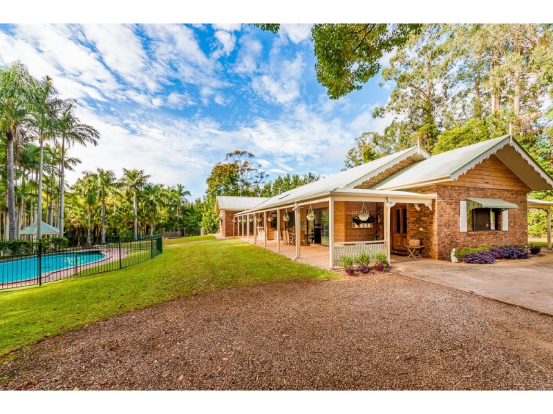 25 COLLEGE ROAD, Mapleton QLD 4560