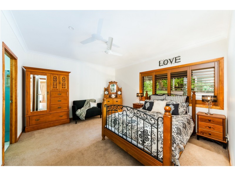 25 COLLEGE ROAD, Mapleton QLD 4560