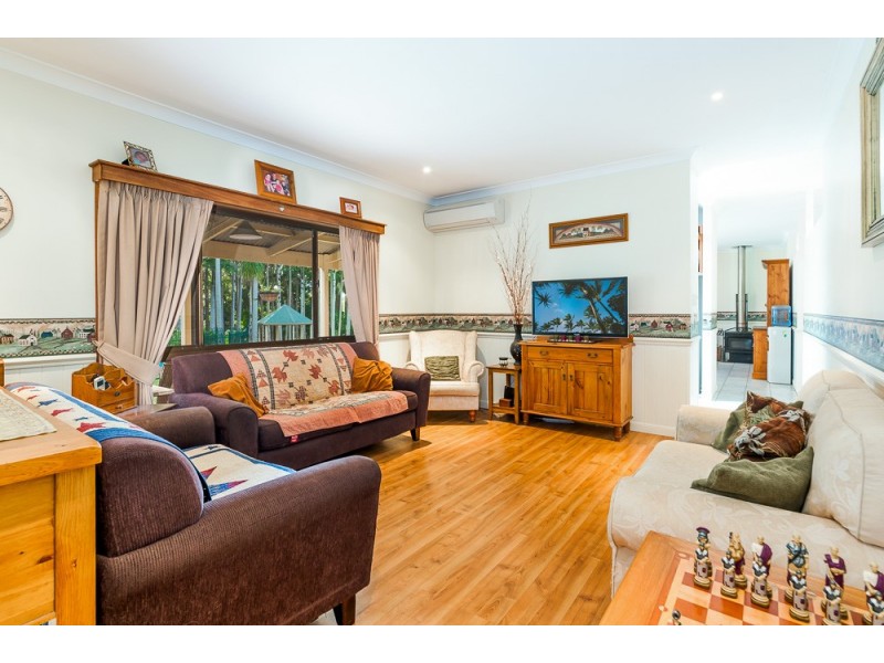 25 COLLEGE ROAD, Mapleton QLD 4560