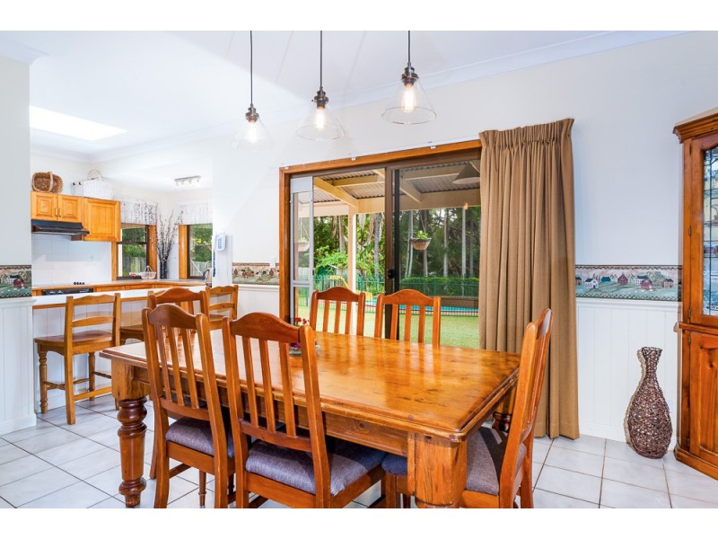 25 COLLEGE ROAD, Mapleton QLD 4560