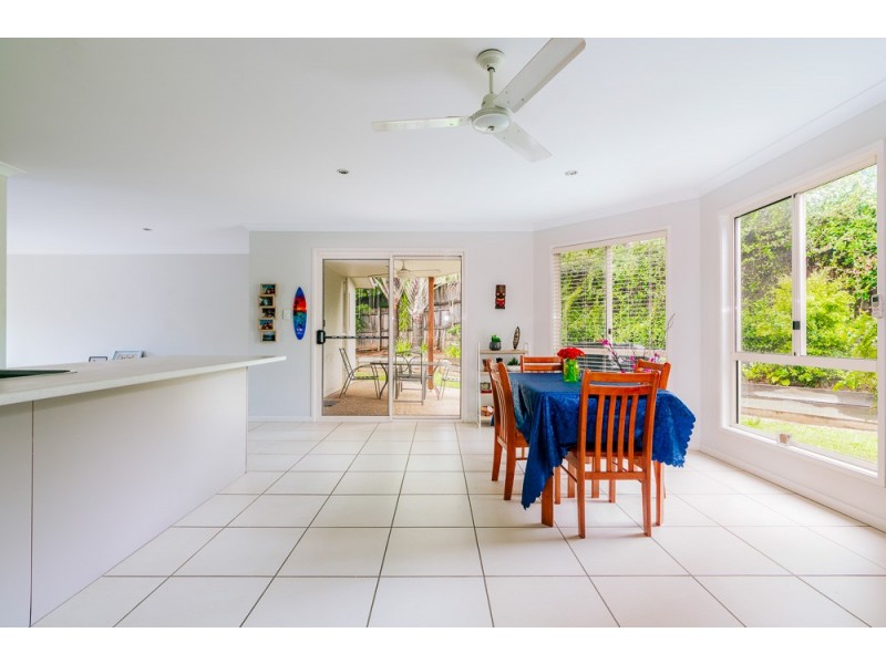 24 Rangeleigh Court, Palmwoods QLD 4555