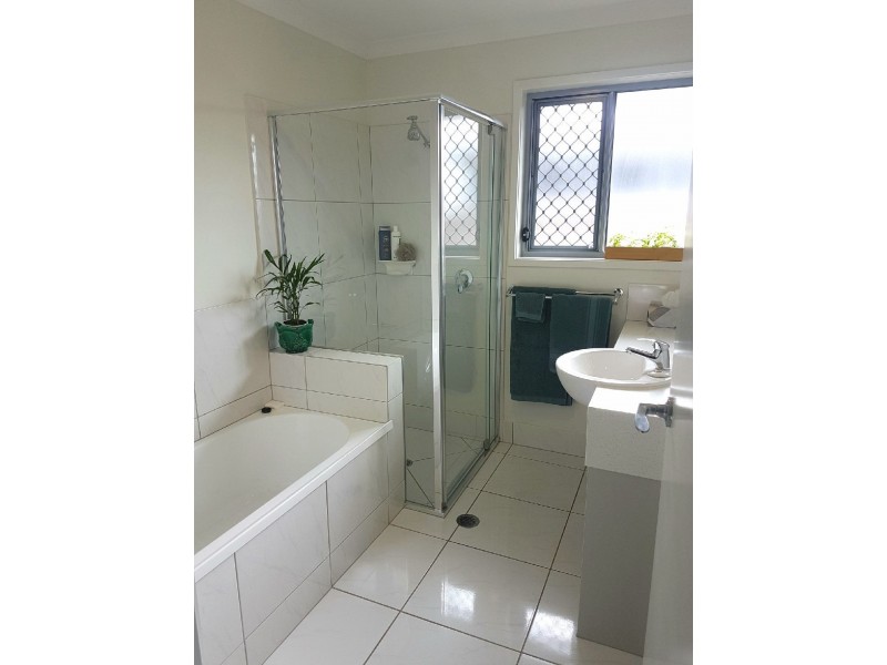 1/34 HASLEWOOD CRESCENT, Meridan Plains QLD 4551