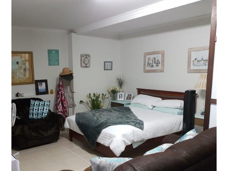 27 CHILTERN COURT, Coes Creek QLD 4560