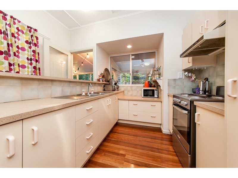 10 CARY STREET, Woombye QLD 4559