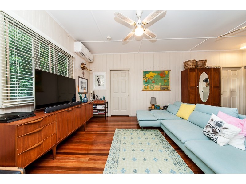 10 CARY STREET, Woombye QLD 4559