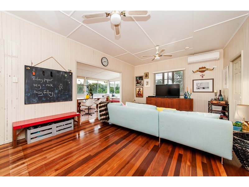 10 CARY STREET, Woombye QLD 4559