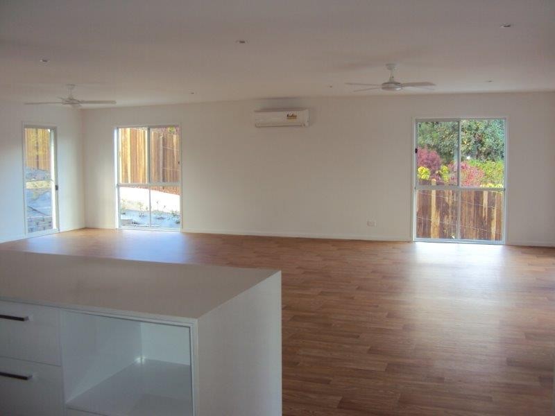 11 Dinmore Street, Woombye QLD 4559