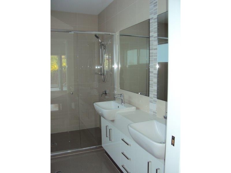 11 Dinmore Street, Woombye QLD 4559