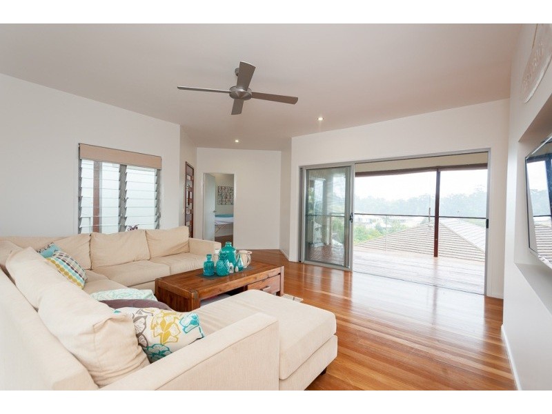 11 Lewis Place, Woombye QLD 4559
