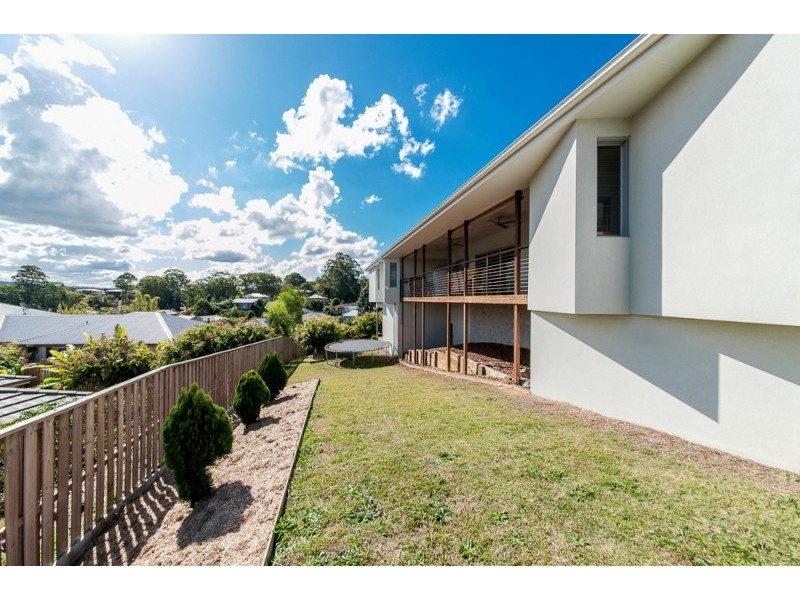 11 Lewis Place, Woombye QLD 4559