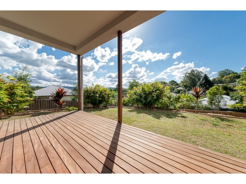 11 Lewis Place, Woombye QLD 4559