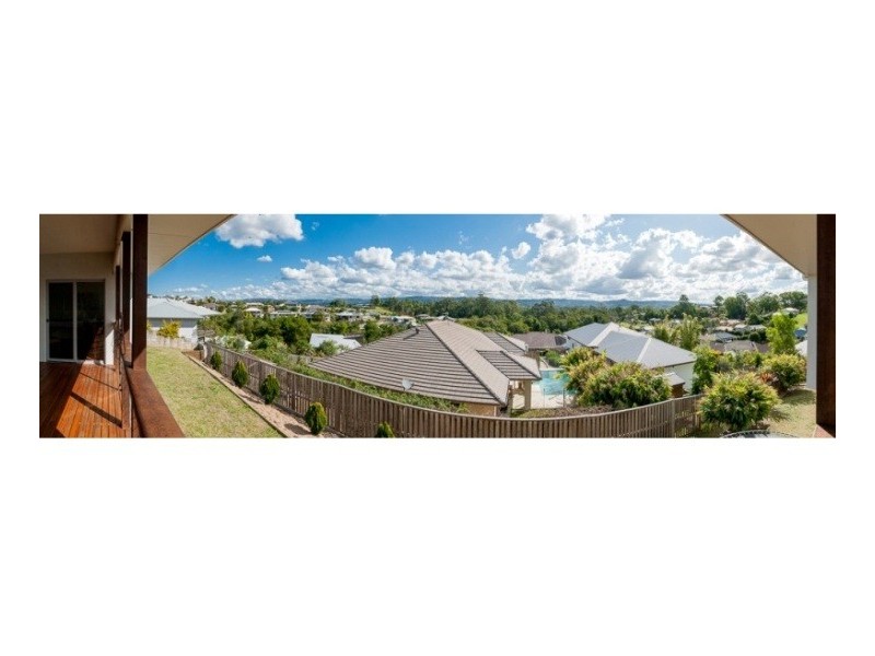 11 Lewis Place, Woombye QLD 4559