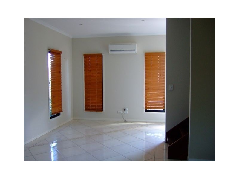 9b Blackall St, Woombye QLD 4559