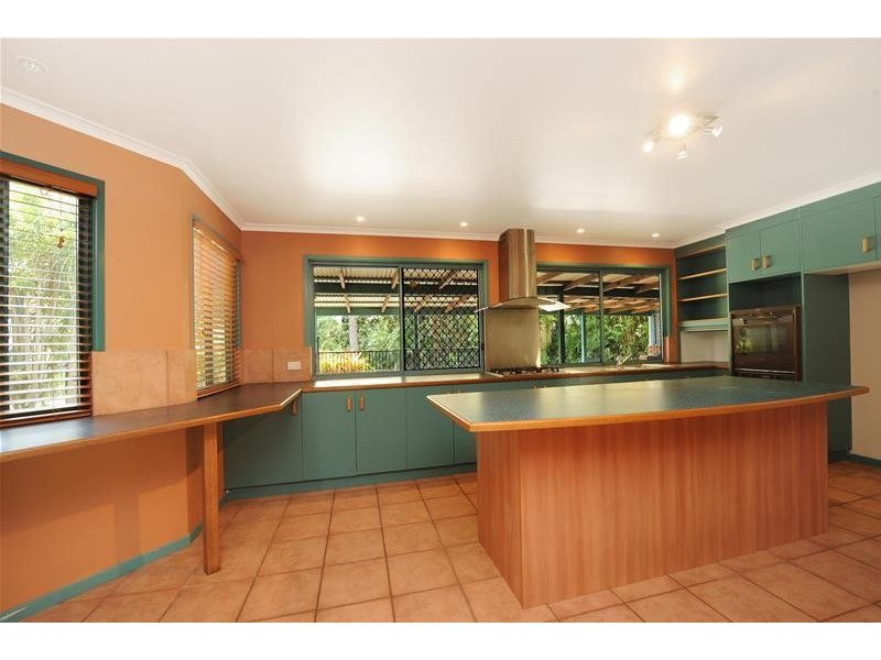 5 Bloodwood Close, Mooloolah Valley QLD 4553