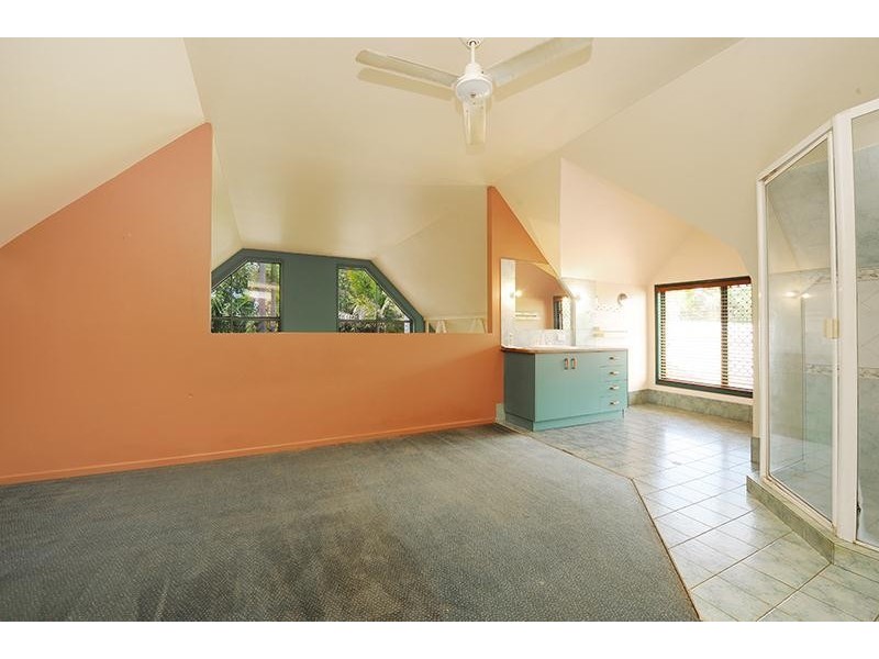 5 Bloodwood Close, Mooloolah Valley QLD 4553
